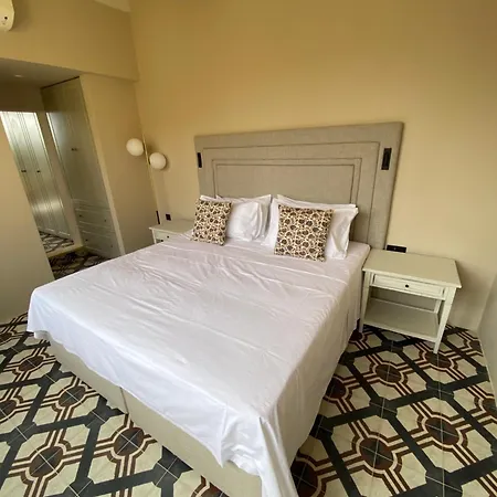 Hive Villa *